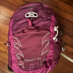 Osprey Tempest 20 Backpack in Rich Magenta